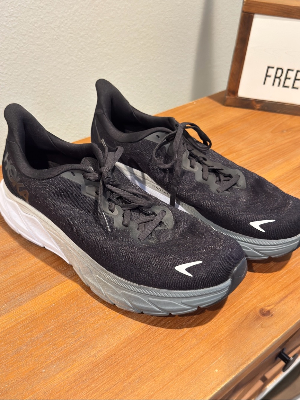 Hoka Arahi 6 Athletic Tennis Shoes Women’s 11